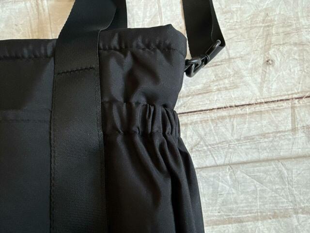 サイドポケットはギャザー入りなのでかわいい形に見えます