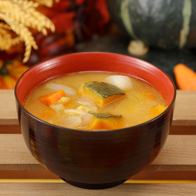 秋冬の味、豚汁も食べ放題【スイパラ秋の大収穫祭】