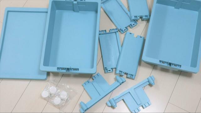 【カインズ テーブルワゴン3段】パーツを広げてみたところ。全部で10個です