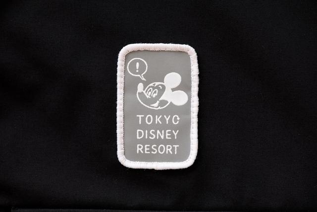 リュックサック 19,800円|サイズ:(リュックサック)高さ約47×横約29×マチ約17cm、(ポーチ)高さ約18×横約12×マチ約4cm|東京ディズニーリゾート・サーキュレーティングスマイル|販売店舗:東京ディズニーランド「ホームストア」、東京ディズニーシー「スチームボート・ミッキーズ」|販売日:2022年11月10日(木)