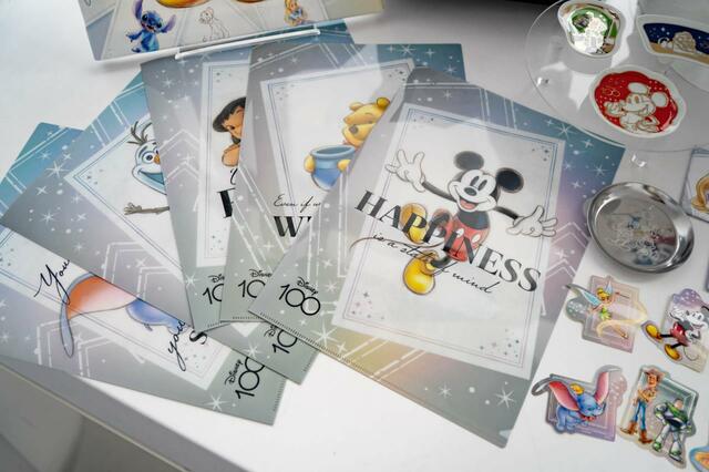 クリアファイル 各550円