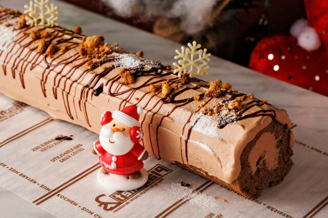 「スフレロールのブッシュドノエル」<期間:2025年12月20日、21日、24日、25日>【札幌東急REIホテルの「クリスマスディナーブッフェ」&「年末年始ディナーブッフェ」】