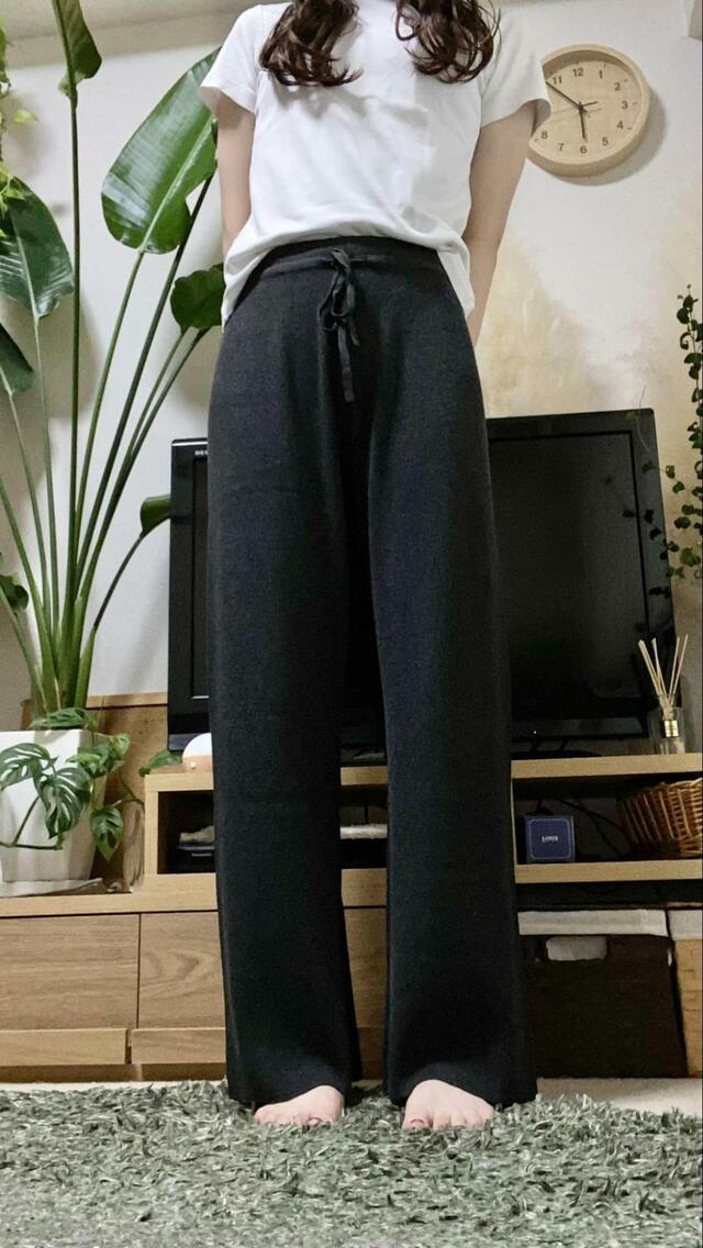 【ユニクロウォッシャブルニットリブパンツ】楽に履けるので部屋着としても活躍