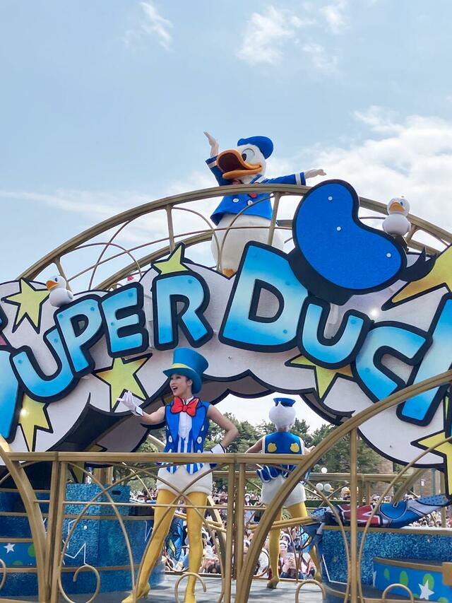 「クワッキーセレブレーション★ ドナルド・ザ・レジェンド!」のようす【「ディズニー・パルパルーザ“ドナルドのクワッキー・ダック!ダック!ダックシティ!”」】