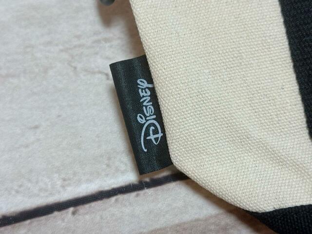 タグの背面は「DISNEY」ロゴ!