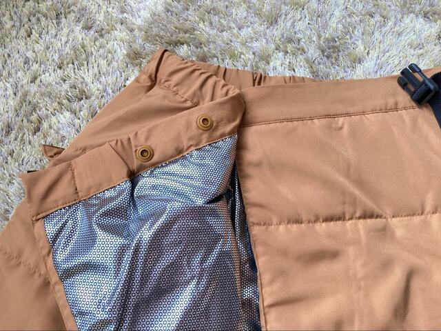 【ワークマン 裏側アルミキルトスカート】簡単にウエストを調節できます