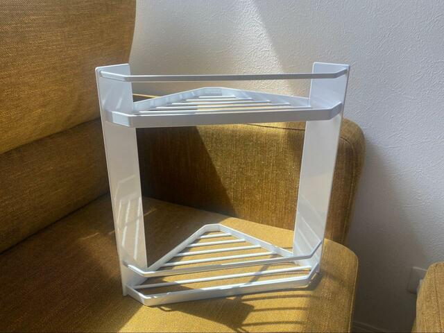 【山崎実業 tower マグネットバスルームコーナーラック】マグネットがつく平らな面およびスチール面に取り付けられます