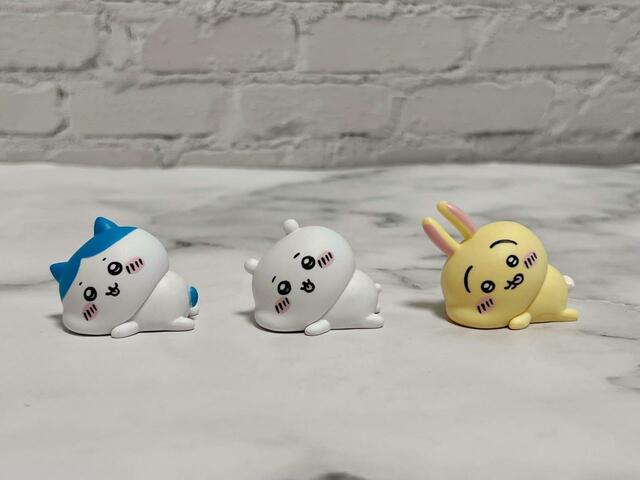 【ちいかわ：インテリアミニフィギュア4】寝そべっている仲良しトリオの新しい表情が発売！