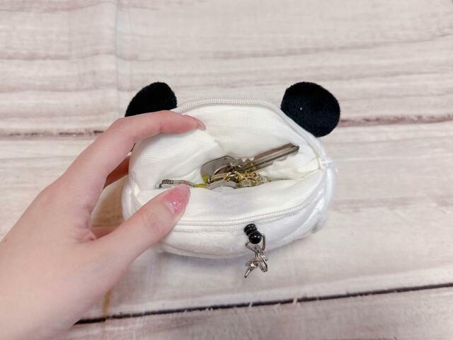 鍵などを入れるのに便利