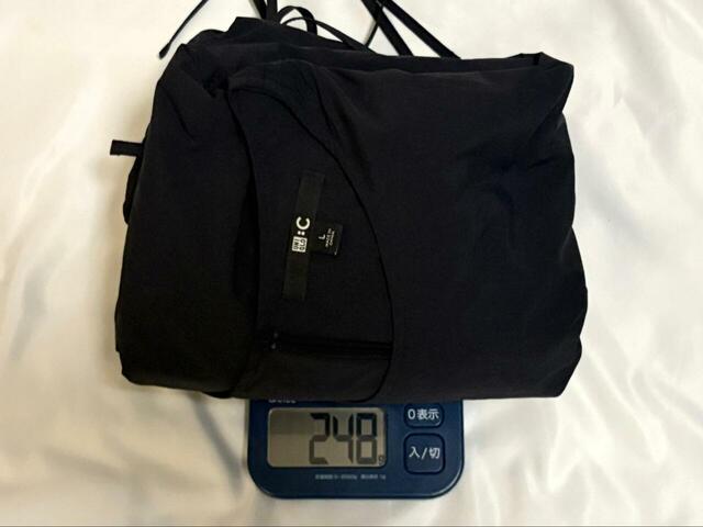 【ユニクロC  ギャザーワンピース／ノースリーブ】重さはわずか248g！着ていてとても軽く、長時間着用してもストレスがありません◎