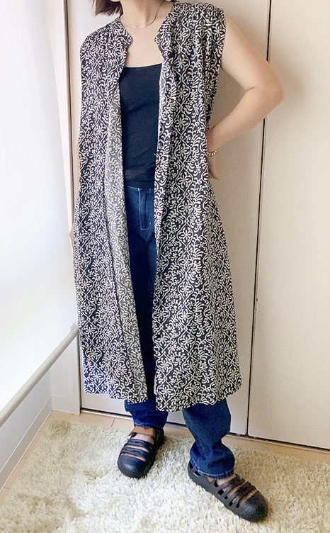 【ファッションセンターしまむら HIPTシャーリングワンピース】コーデ例3：ボタンを全て外してブラトップの上に羽織り、デニムを合わせました