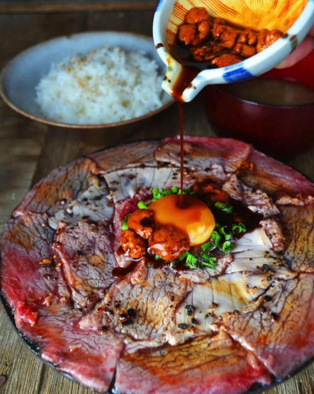 「とろ炙り定食~ウニ醤油~」