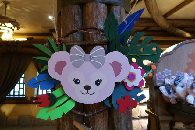 ダッフィー&フレンズの「トライバル・テーブル」店内