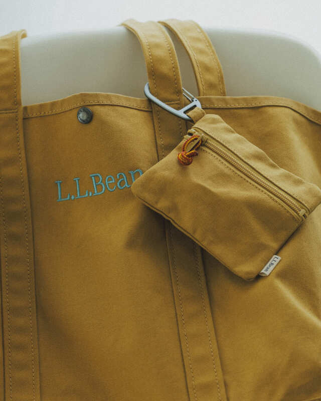 【L.L.Bean for SALON「グローサリー・トート＆チャームポーチ」】トレンド感のあるキャメル