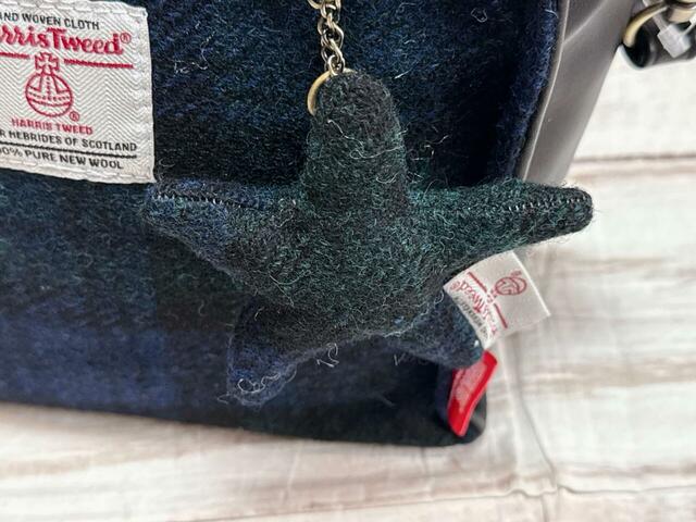 取り外し可能な星型のふかふかチャームもキュート！