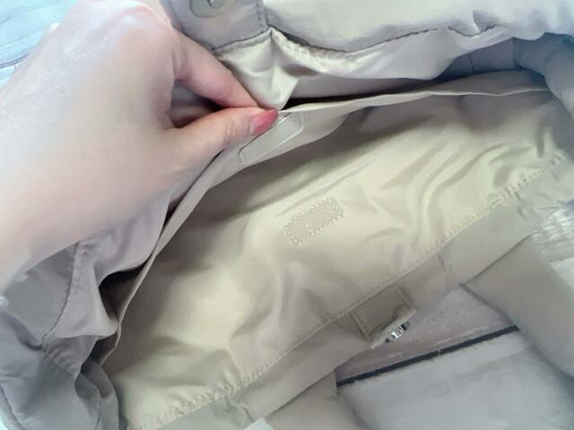 マジックテープで開閉できます