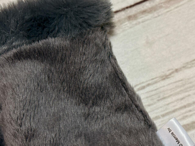 内側はふわふわのファー生地で、保温性ばっちり！