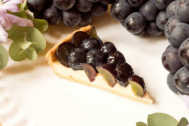 【キル フェ ボン】⾧野県産 “ナガノパープル”と“ル ガール”クリームチーズのタルト　1ピース