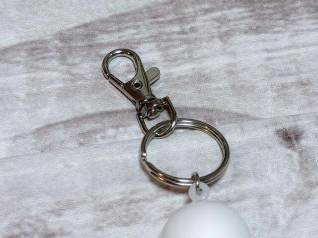 キーホルダーでバッグなどにつけられる仕様