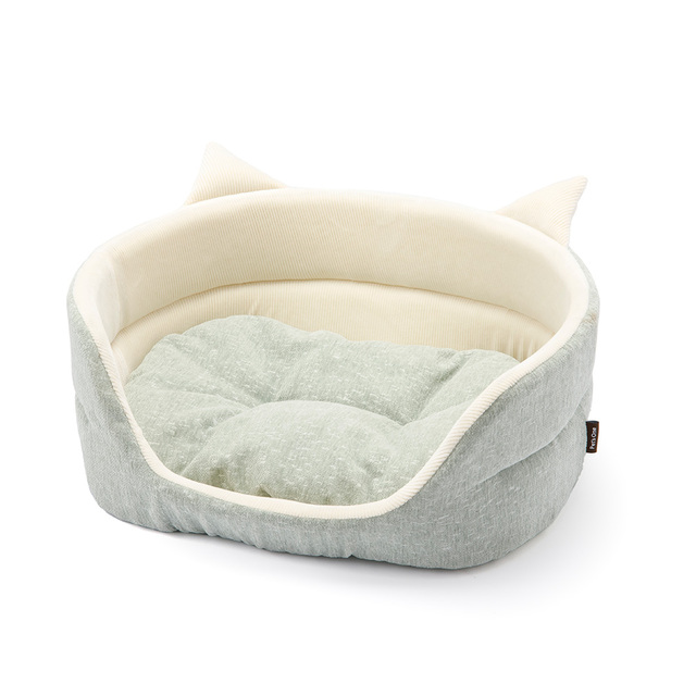 丸型ベッド 猫耳しっぽ付き Mサイズ グリーン：税込980円／キュートな猫耳付き