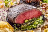 「スギモト氷温熟成国産牛モモ肉のローストビーフ　チミチュリソース」＜ランチ：大人 5,500円～＞【帰ってきた！カレービュッフェ&アニバーサリープレミアムメニュー】