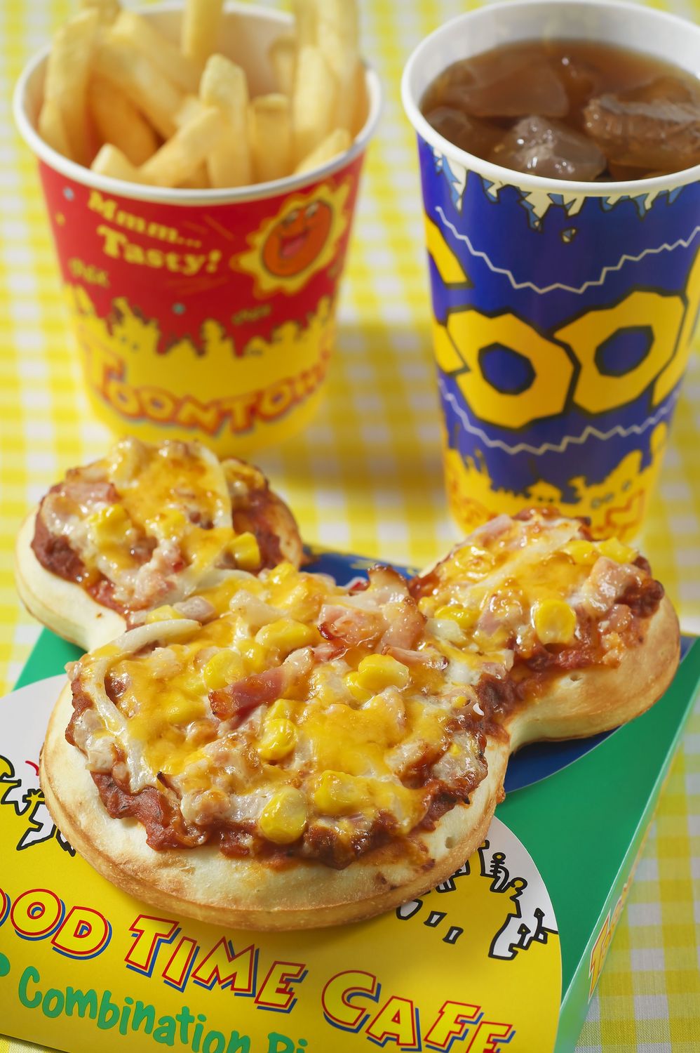 ミッキーピザトレーナーセット 東京ディズニーリゾートで販売している、ミッキーピザ、ベイマックス