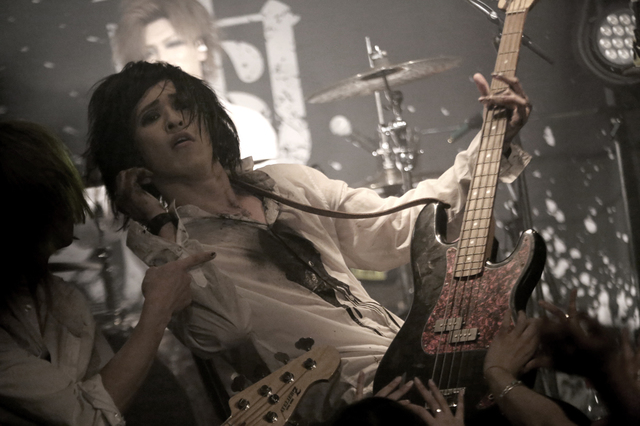 ザアザア・一葵（Vo）