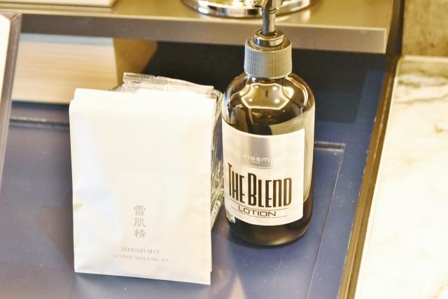 KOSE「雪肌精」とメンズスキンケアブランド「バルクオム」