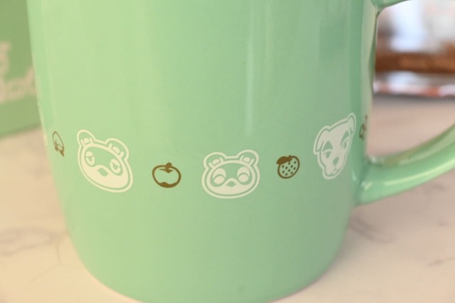 【ゴディバ×あつまれ どうぶつの森】マグカップにはぐるりとさまざまなキャラクターが