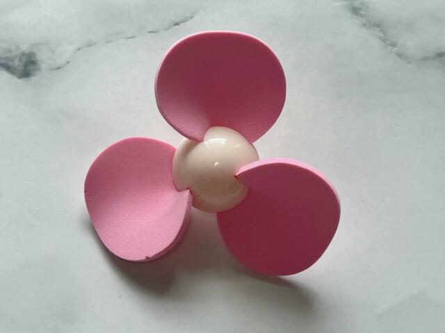 羽根もピンクでかわいい〜！