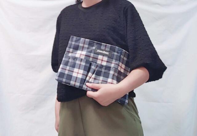 セカンドバッグのようにも持てる