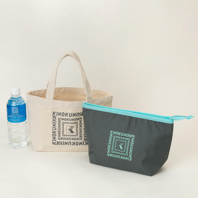 【紀ノ国屋 ランチクールバッグ／グレー】お弁当箱やボトルを入れるのに十分な容量があります♪