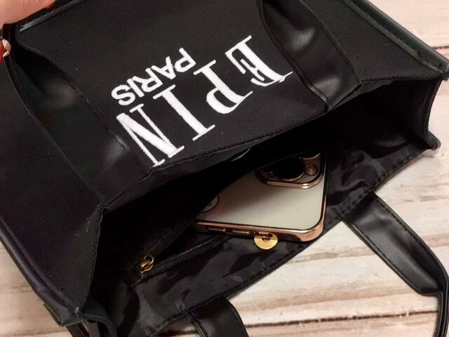 ポケットにはスマホを入れても◎