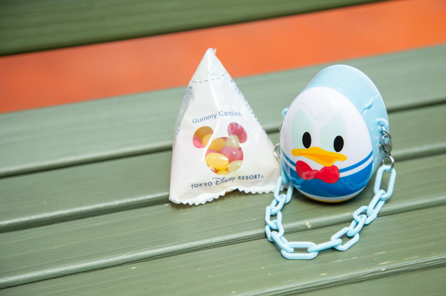 グミキャンディー、ミニスナックケース付き ¥800