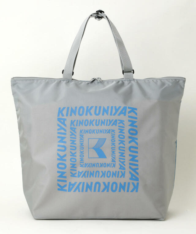 サイズは約タテ37cm/ヨコ49cm（上辺）34cm（下辺）/マチ15cm【紀ノ国屋　羽田AGジップアップショルダーバッグ】