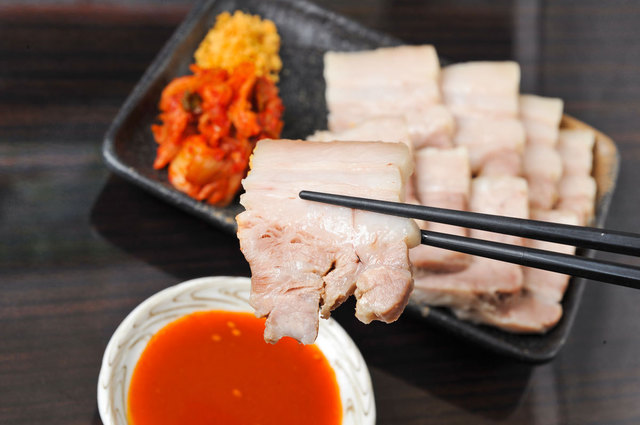 串かつ えいちゃん／蒸し豚　大980円