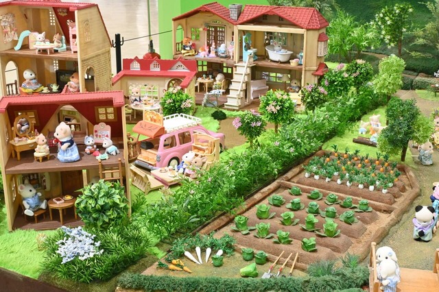 【シルバニアファミリー展40th】畑の野菜など、細部まで細かいジオラマに感動