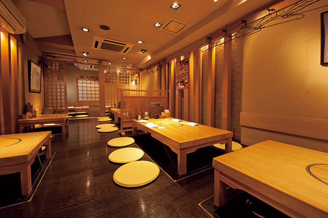 都内「すき焼き・しゃぶしゃぶ」の名店／あずき（上野）　内観