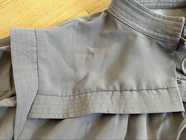 【ファッションセンターしまむら YUMデザインヨークブラウス】襟元がフェミニンな印象を与えてくれる