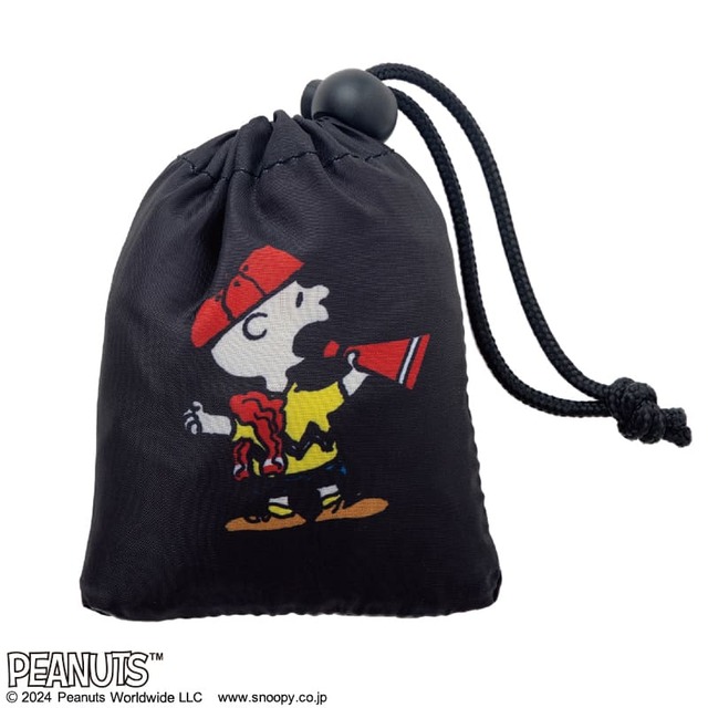 『SNOOPY CHEER ECOBAG BOOK BLACK』巾着はバッグ本体に縫い付けてあるのでなくす心配なし