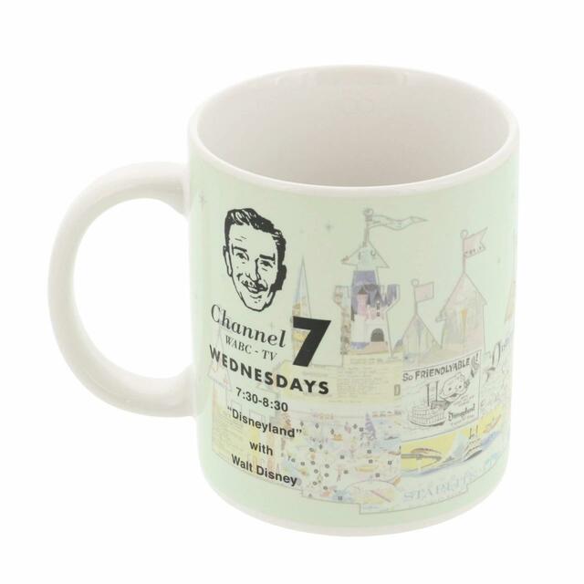 マグカップ 1,400円|サイズ:直径約8×高さ約10cm|東京ディズニーリゾート「ディズニー100」グッズ|販売店舗:東京ディズニーランド「ギャグファクトリー/ファイブ・アンド・ダイム」、東京ディズニーシー「エンポーリオ」|発売日:2023年2月2日(木)