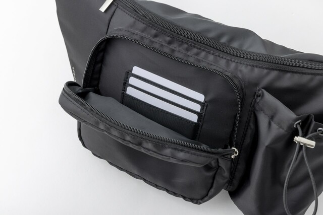 カードポケット付き