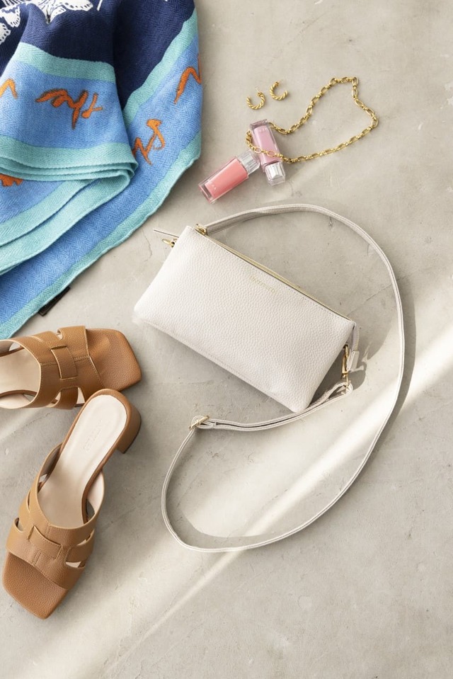 アンタイトル「3層スマホショルダー」