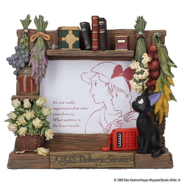 【魔女の宅急便 フォトフレーム 魔女の家】価格：12,100円、サイズ：W180×H150×D60mm