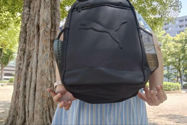 【PUMA　Buzz バックパック】暑い日でも下側を後ろに離せば通気を確保できます◎      