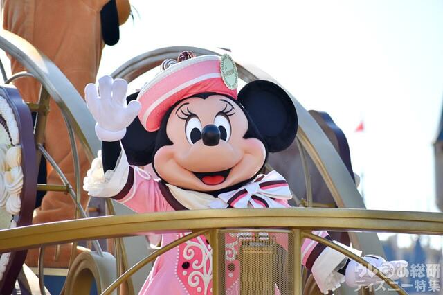 東京ディズニーランド「イッツ・ア・スウィーツフルタイム！」の模様：「ディズニー・パルパルーザ」第3弾「ヴァネロペのスウィーツ・ポップ・ワールド」