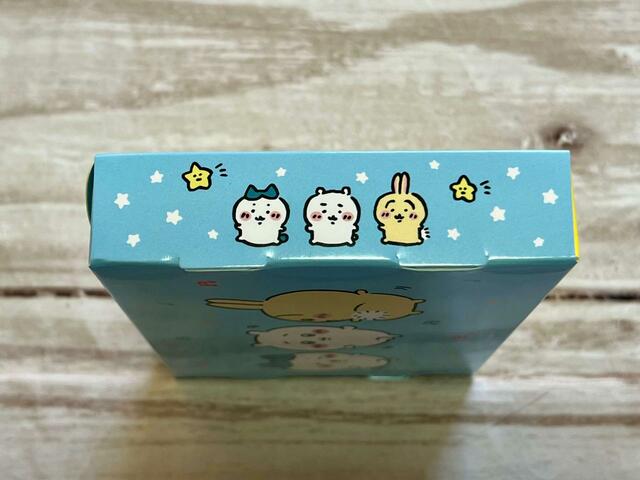 側面にもちいかわたちが♪