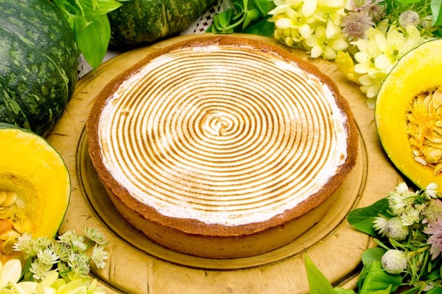【キル フェ ボン】「カボチャのタルト」piece 799円、whole (21cm) 6,393円