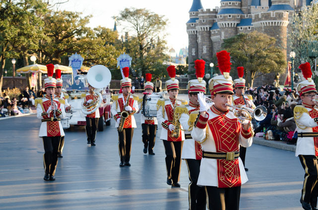 「アナとエルサのフローズンファンタジー」初日セレモニーに松たか子さん、神田沙也加さん、ピエール瀧さん、May J.さんが登場 ©Disney