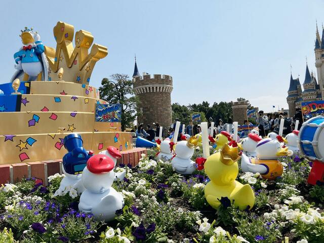 現地のデコレーションのようす【「ディズニー・パルパルーザ“ドナルドのクワッキー・ダック！ダック！ダックシティ！”」】